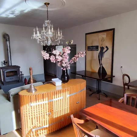 Maison Egalite Oda ve Kahvaltı Melay (Haute-Marne)