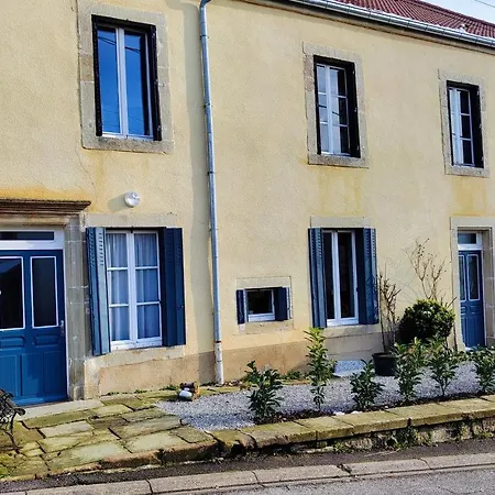 לינה וארוחת בוקר Maison Egalite Melay (Haute-Marne)