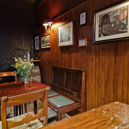 Maison Egalite לינה וארוחת בוקר 3*